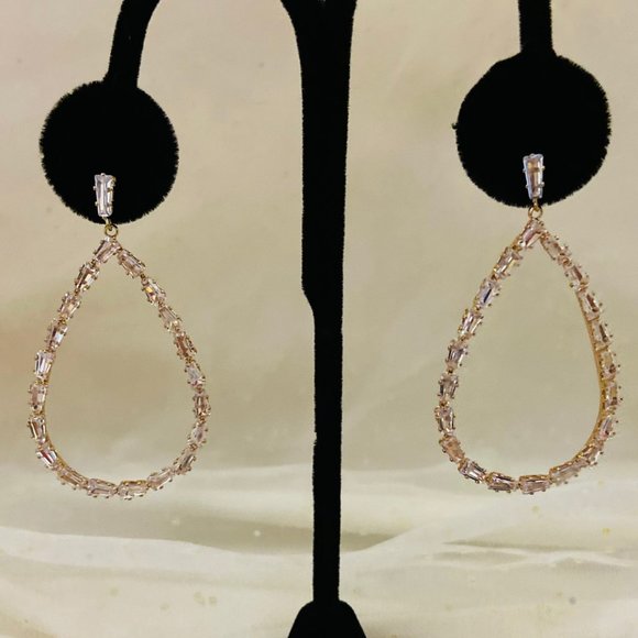 💖 Tear Drop Baguettes Earrings /E56 - Picture 1 of 3